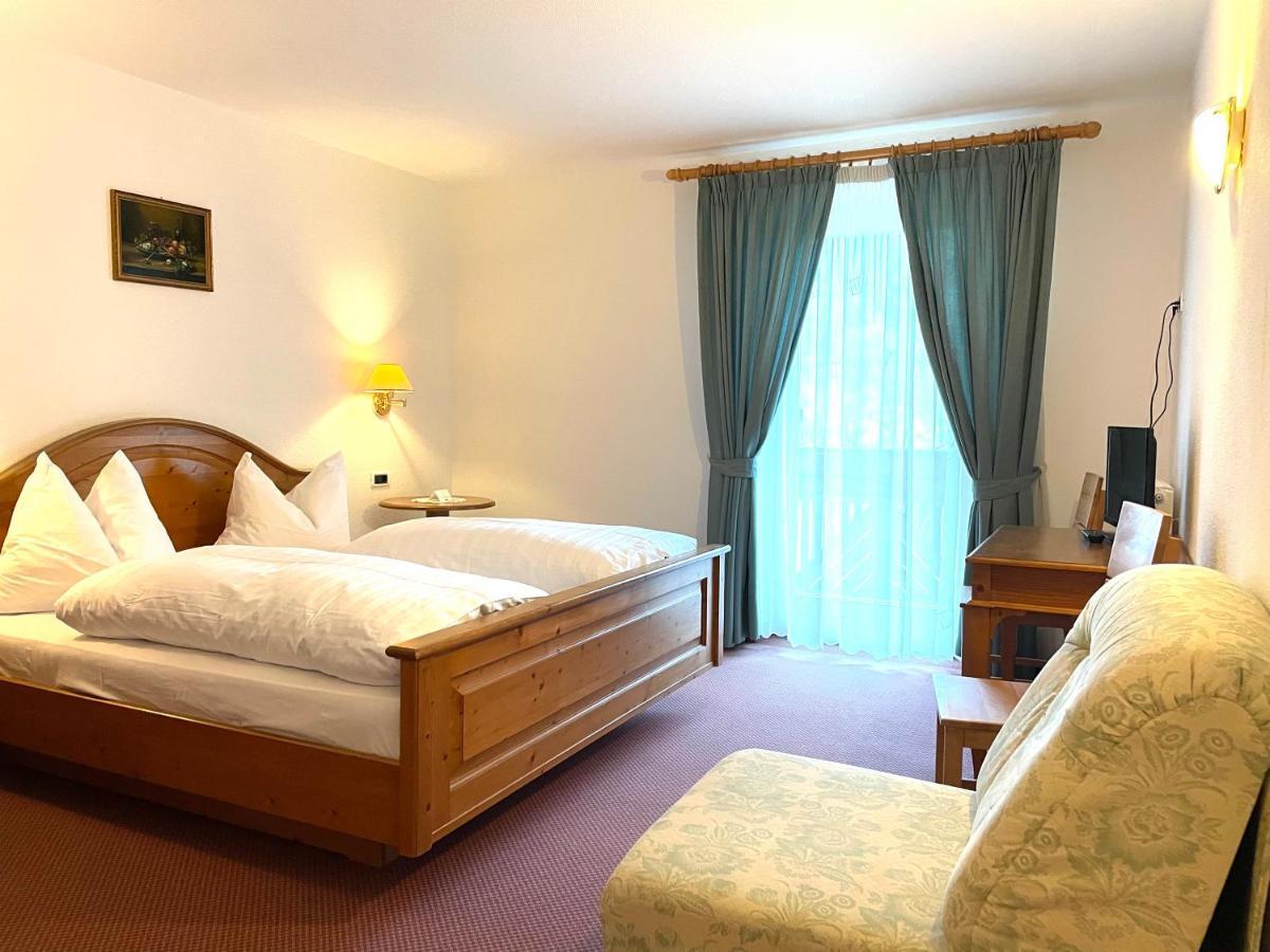 Hotel Larch Campo di Trens Bagian luar foto