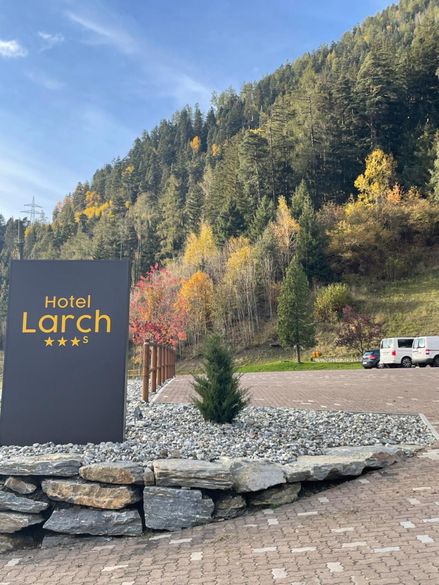 Hotel Larch Campo di Trens Bagian luar foto